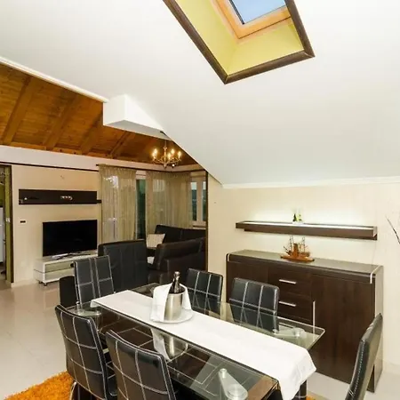 Daire Luciana Residence- Five Bedroom With Two Pools And Center *