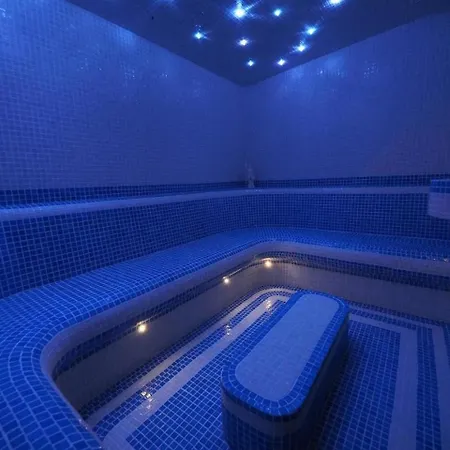 Luciana Residence- Five Bedroom With Two Pools And Center