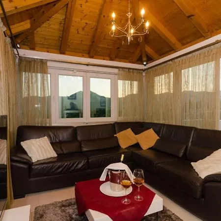 شقة Luciana Residence- Five Bedroom With Two Pools And Center Buici (Dalmatia)