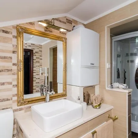شقة Luciana Residence- Five Bedroom With Two Pools And Center Buici (Dalmatia)