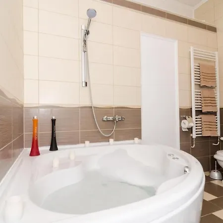 Luciana Residence- Five Bedroom With Two Pools And Center شقة *